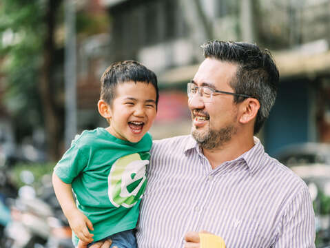 Jay's satisfied expression shows that having children makes the world a different place. (Photo / Kris Kang)