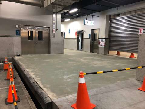 1樓卸貨平台至廁所地坪改善
