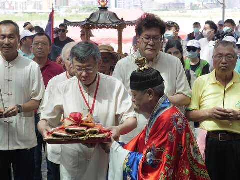 柯市長主持傳統祭典祈福
