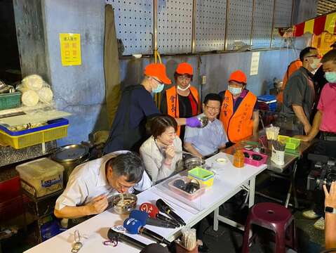 柯市長品嘗公館夜市美食