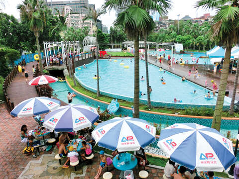 When the scorching summer sun comes out, there is nothing more refreshing than spending an afternoon at the Taipei Water Park. (Photo/Taipei Water Park)