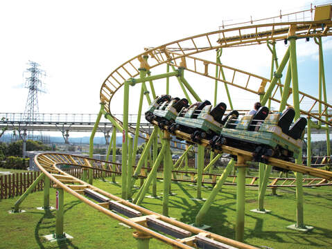 Taipei Children's Amusement Park boasts a variety of large amusement facilities that can be enjoyed by children, and even parents, too.