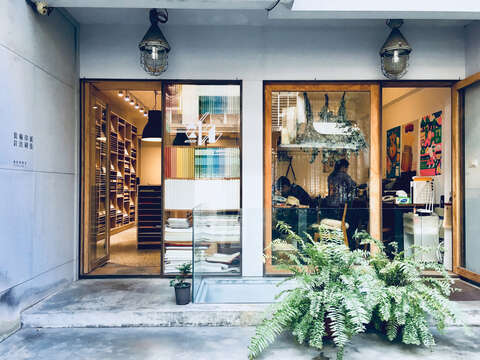 In Pinmo Pure Store, you may find art papers and a variety of related products. (Photo/Pinmo Pure Store)