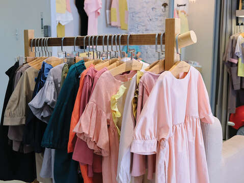 美しくデザインされた店内には劉さんの「ヨーロッパ風ミニマリストの優雅さが漂うスタイル」という信念が体現されています。