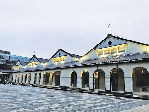 松山文創園区内はタバコ工場を改装した場所で、現在は展示会などを通じて台北のアートや文化を発信する場所となっています。( 写真/MyTaiwanTour )