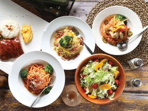 Crazy Cart Café is not only known for its Go-Kart tracks, but also its mouth-watering dishes. (Photo/Crazy Cart Café)