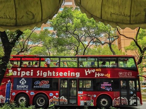 入住安心旅宿消費每滿1,000元，將限量贈送雙層觀光巴士24小時兌換券