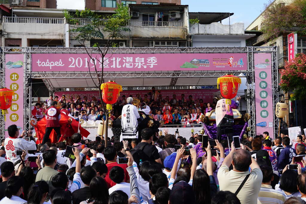 1080113_087_新北投溫泉祭開幕撞轎_劉佳雯攝