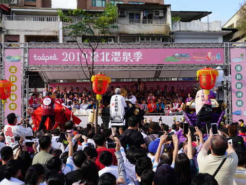 1080113_087_新北投溫泉祭開幕撞轎_劉佳雯攝