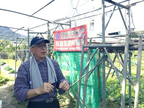 許淙慶講師於信義社大講授有機堆肥課程。