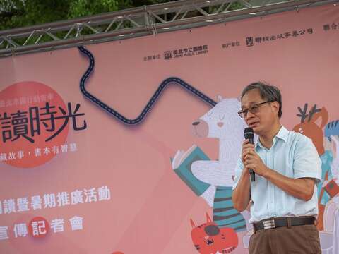 行動書車邀請知名作家小野擔任策展人，小野老師鼓勵讀者，除了從生活中偷時間來看書，也要跟著書車逛臺北，一起發掘書本的智慧和巷弄的故事