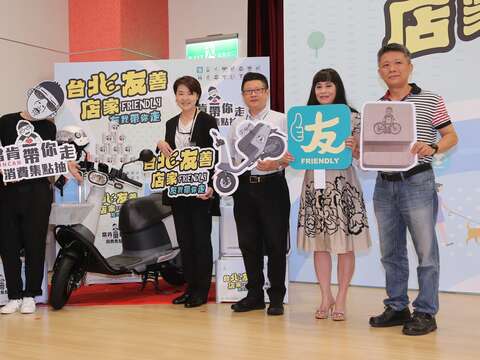 當肯包膜gogoro機車、限定款好禮及多項3C大獎於現場展示