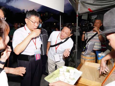Mayor Attends Open-air Cinema at 2020 Xikou Cultural Festival