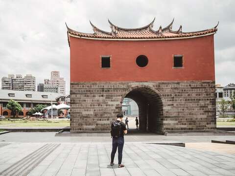 發現歲月的韻味 諾米的圖像再旅行(台北畫刊109年8月)