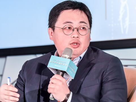 觀光傳播局局長劉奕霆表示，臺北市府除日前推出防疫旅館政策外，近期規劃多項旅遊行銷方案，從安心旅遊、臺北GO了沒等，希望能滿足自由行或團客需求。