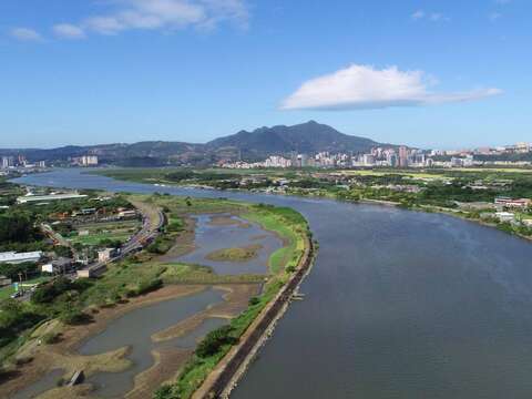 自102年起，水利處開始逐步營造社六、社子島二處人工濕地