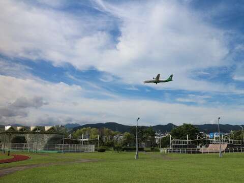 2樓內湖運動公園賞機趣