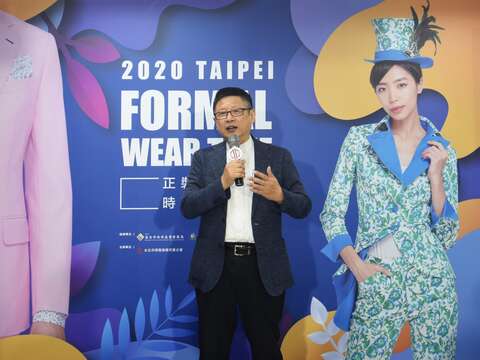 臺北市府產業局林崇傑局長致詞。