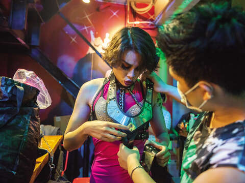 Queens design and prepare their own make-up and costumes, making each show at Dalida unique and original.