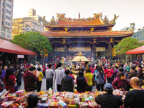 Longshan Temple is a spiritual site where common folk in Bangka seek inner peace and happiness. (Photo/Richie Chan)