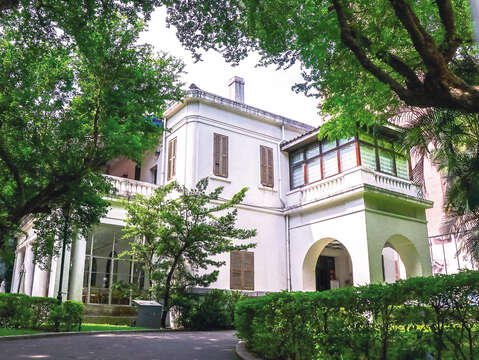 Formerly the residence of US ambassadors, Taipei Film House is now a cultural site for movie lovers and coffee addicts to enjoy.