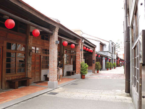 歴史のある地区の剝皮寮には、清朝時代の町並みが今も残り続けています。