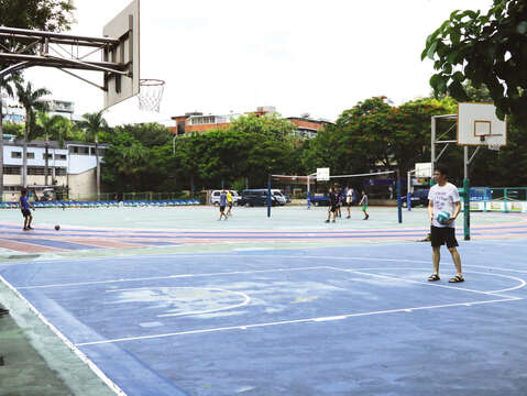 A former POW camp established during WWII has been torn down, and has since become a junior high school in Minsheng Community.
