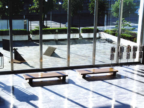 Taipei’s modern and contemporary art spaces are not only there for artists to display their creations, but also important places for fans to relax and learn about different forms of art. (Photo/Taipei Fine Arts Museum)