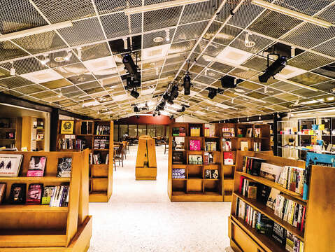 In addition to being a theater, PLAYground is also a bookshop with a built-in study. (Photo/PLAYground)