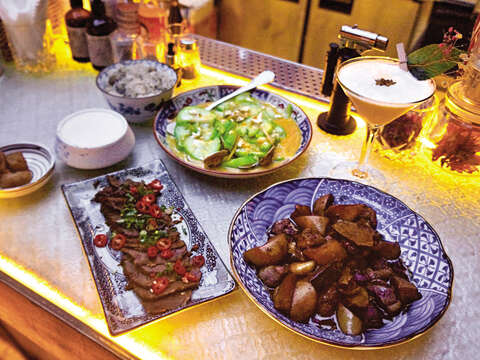 Third Floor is known for classic “re chao” dishes, and don’t forget to pair them with special cocktails featuring Taiwanese flavors such as soy milk and Osmanthus flower.