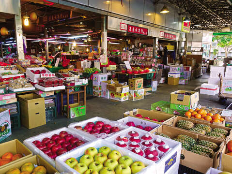 Binjiang Fruit and Vegetable Wholesale Market (Photo/Liu Jiawen)