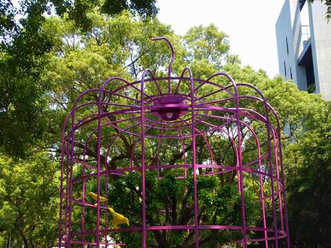 「鳥籠外的花園」營造出獨特造型及空間分割