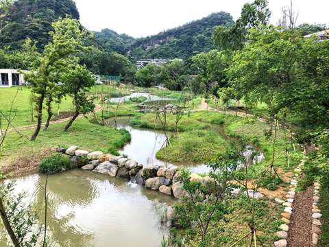 永春陂濕地公園依山傍水美景