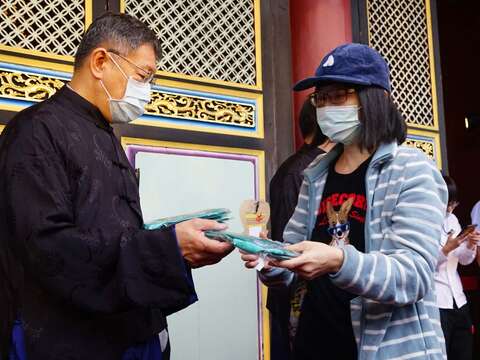 1090928_411_中華民國109年臺北市各界紀念大成至聖先師孔子誕辰2570周年釋奠典禮-小禮包_高讚賢攝