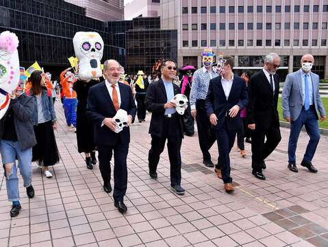 City Hall Holds Dia de Muertos Exhibition