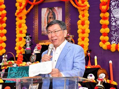 City Hall Holds Dia de Muertos Exhibition