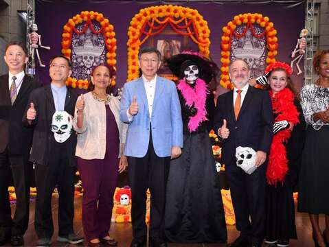 City Hall Holds Dia de Muertos Exhibition
