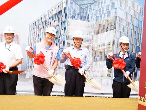 南門市場開工典禮-市長與議員合影_劉佳雯攝_小南門