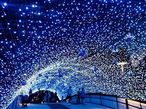 心中山線形公園聖誕燈海