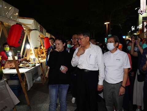出口音樂節-市長走逛攤位_劉佳雯攝_爵士廣場
