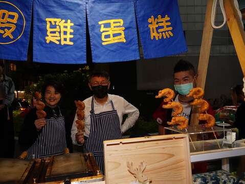 出口音樂節-蝦雞蛋糕好吃唷!_劉佳雯攝_爵士廣場