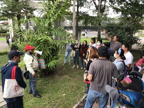 本會於原民風味館舉行原住民傳統植物解說，現場民眾熱情參與。