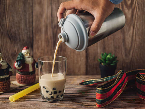 No need to worry about generating more plastic waste when enjoying a cup of bubble milk tea with the reusable Bo Bo cup.