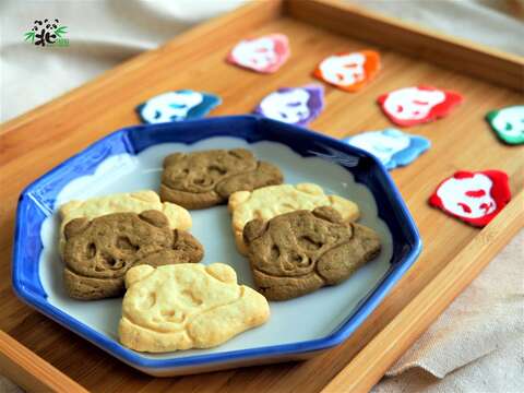 「大貓熊奶茶餅乾」一盒中吃得到鐵觀音奶茶及原味兩種口味