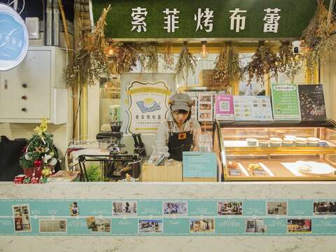 索菲烤布蕾位於水源市場二樓的攤位