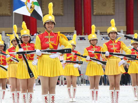 學生儀隊表演
