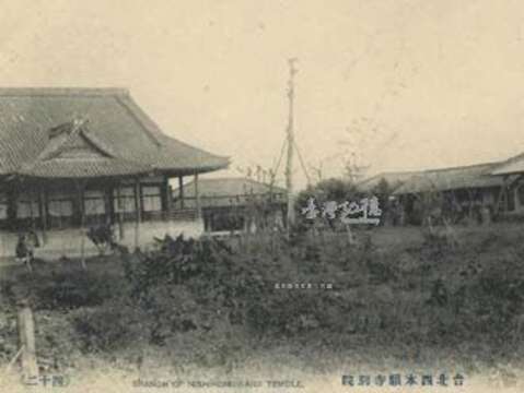 臺北西本願寺別院全景舊照。(照片來源：國家圖書館臺灣記憶系統。1910