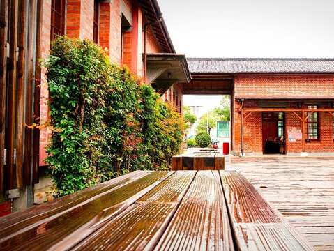 樹心會館整體配置為「L」形。