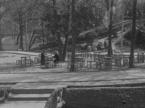 北投公園一隅(現為溜冰場)(資料出處鄧南光〔1950-1959間拍攝〕，數位典藏與數位學習聯合目錄)
