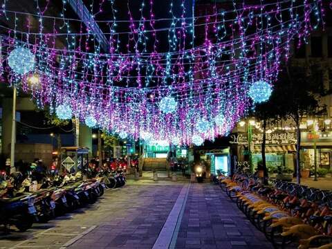 台北後站商圈燈飾